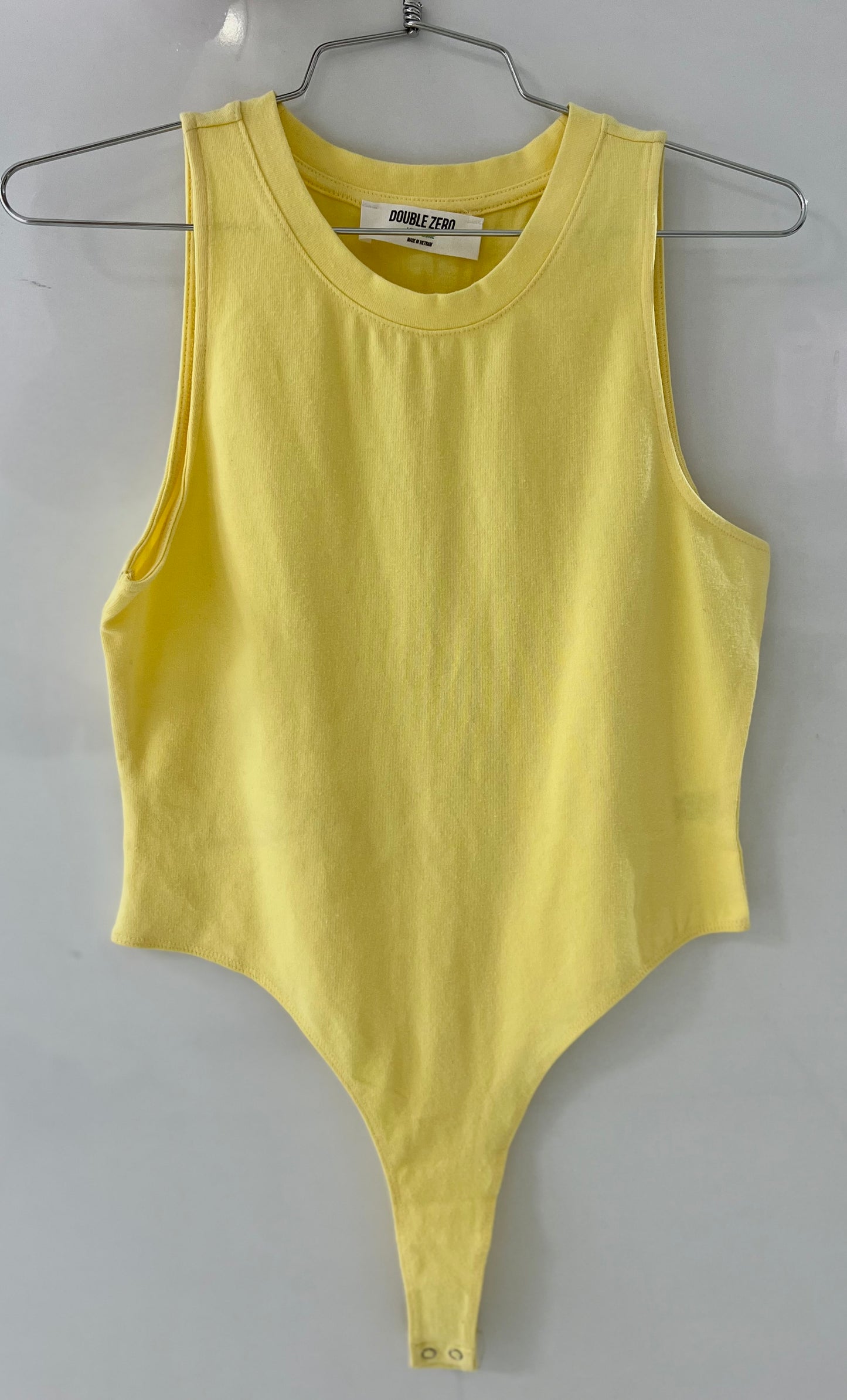 Basic yellow bodysuit