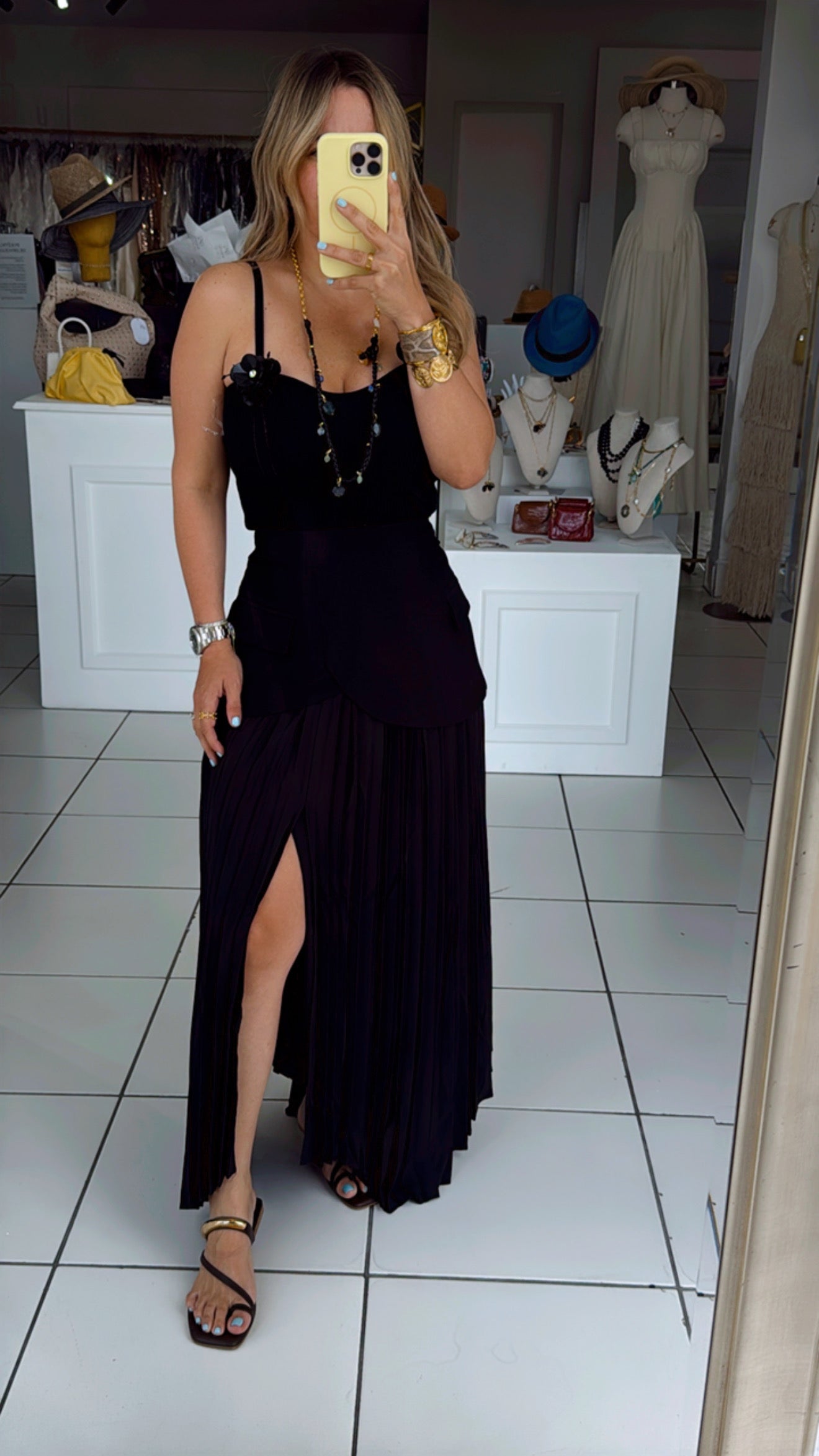 Black tablet skirt