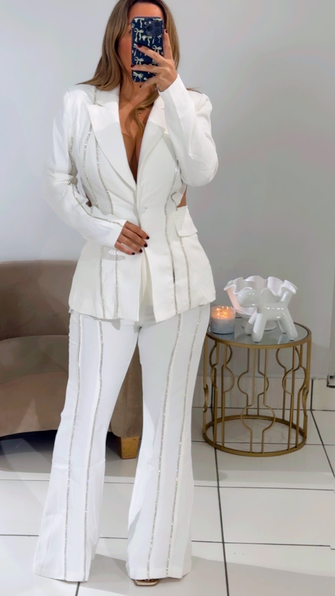 Elvia white set