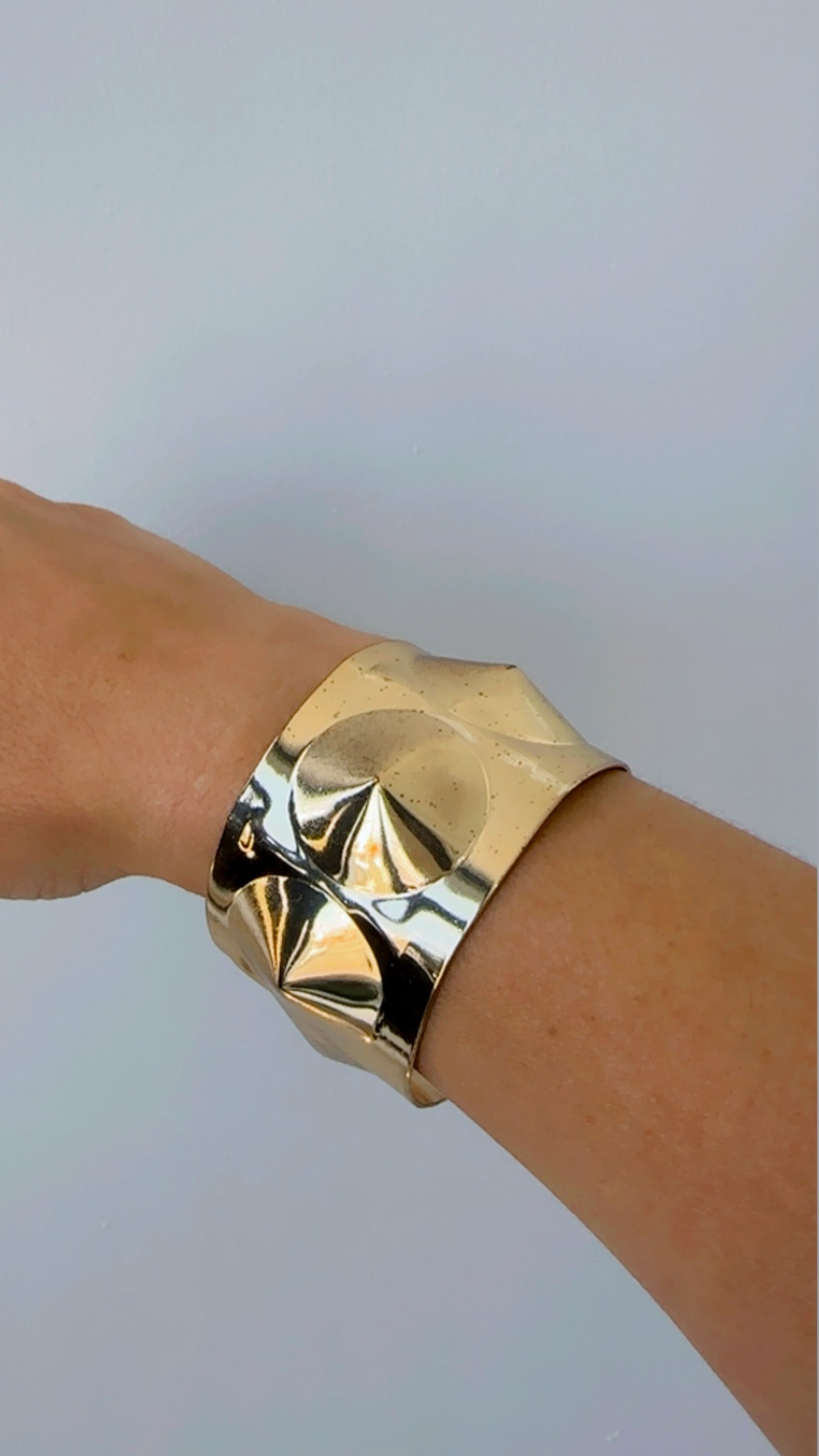 Gold bangle