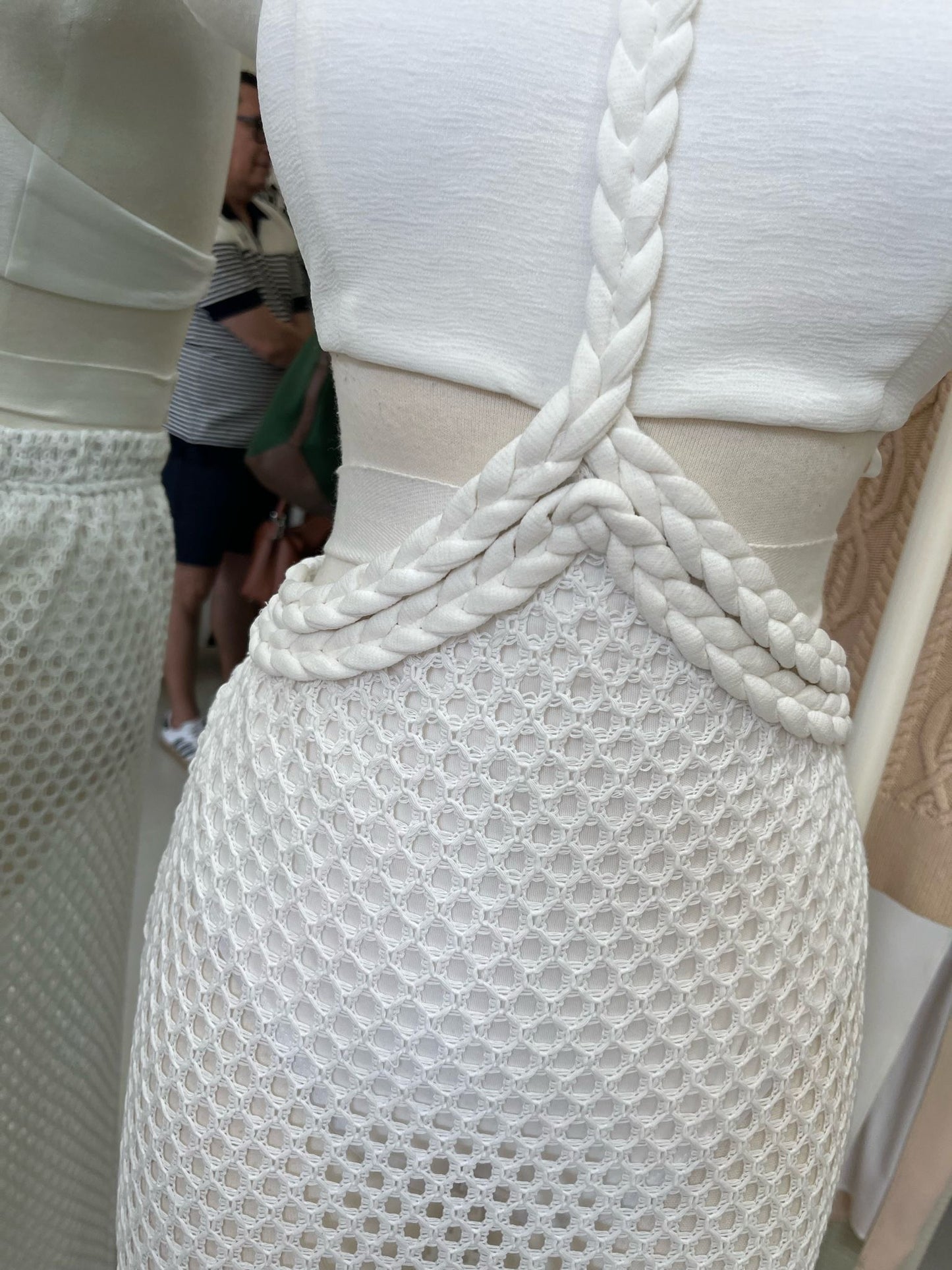 White dress crochet