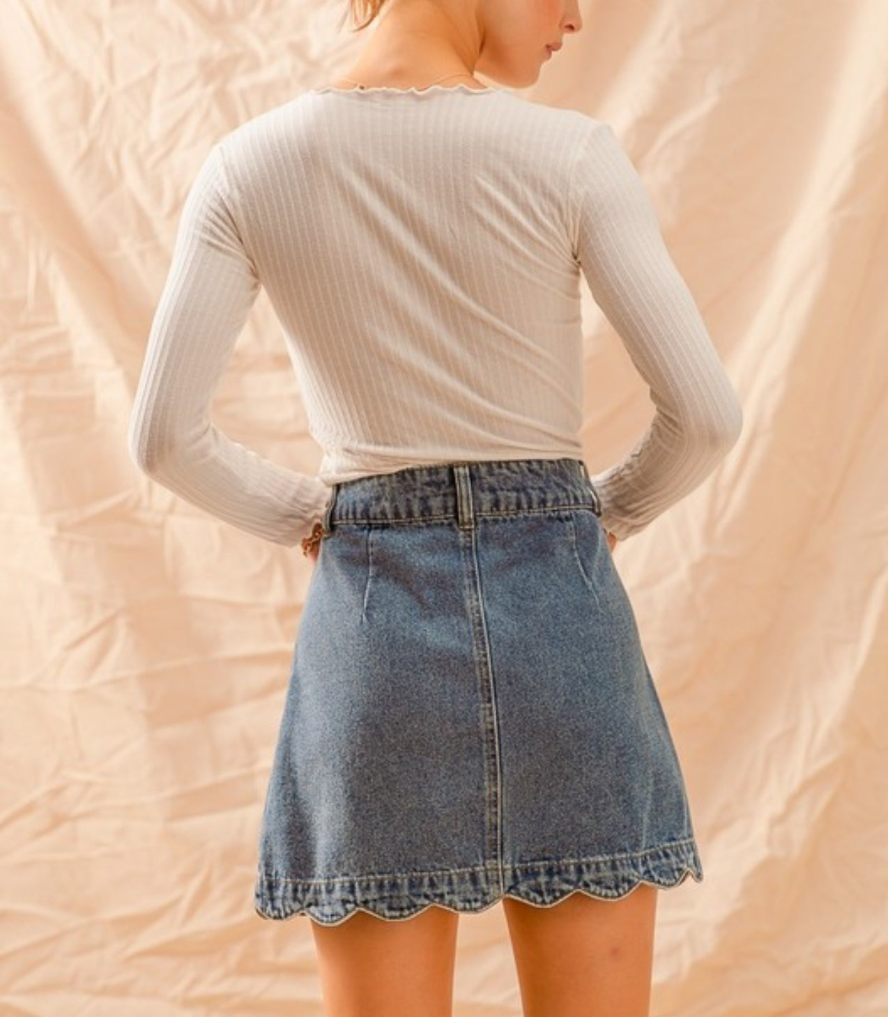 Scalloped denim skirt