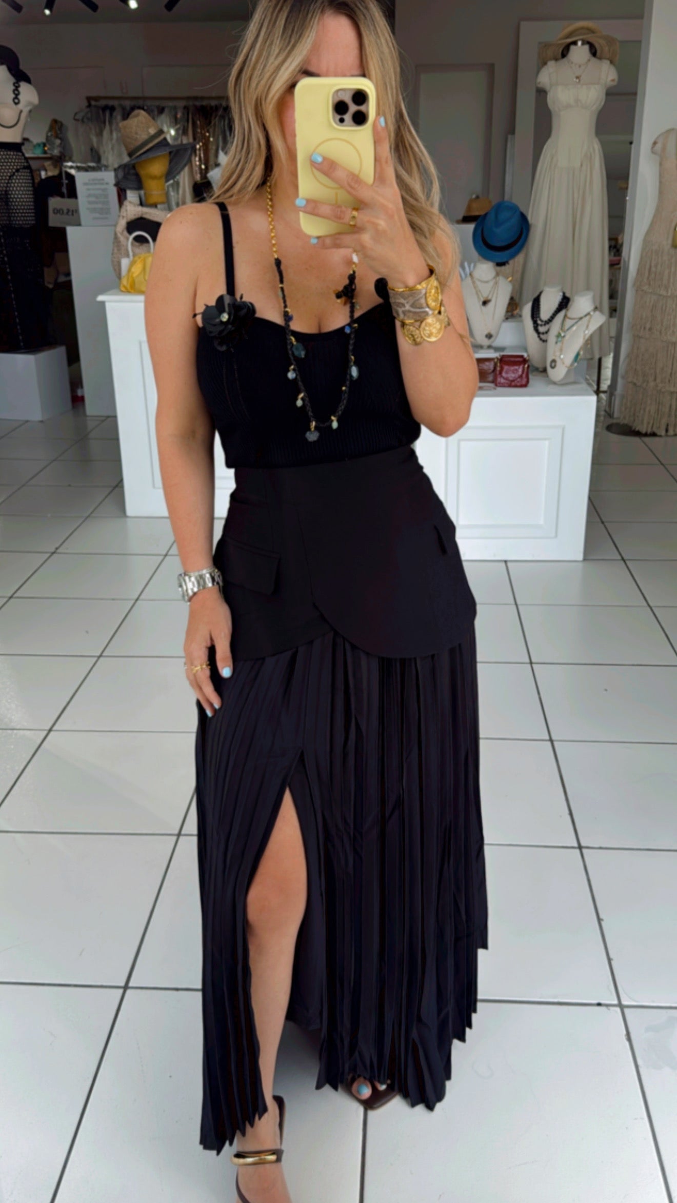 Black tablet skirt