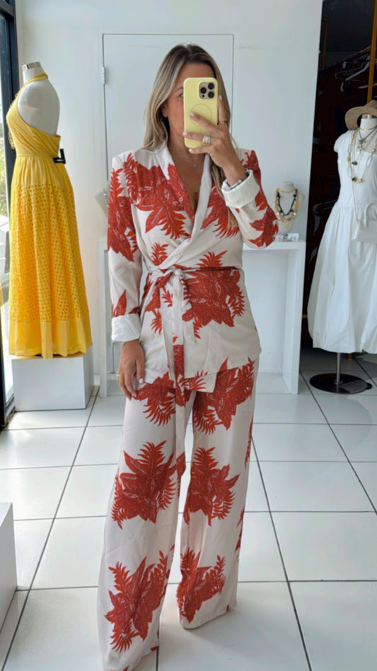 Red cream set