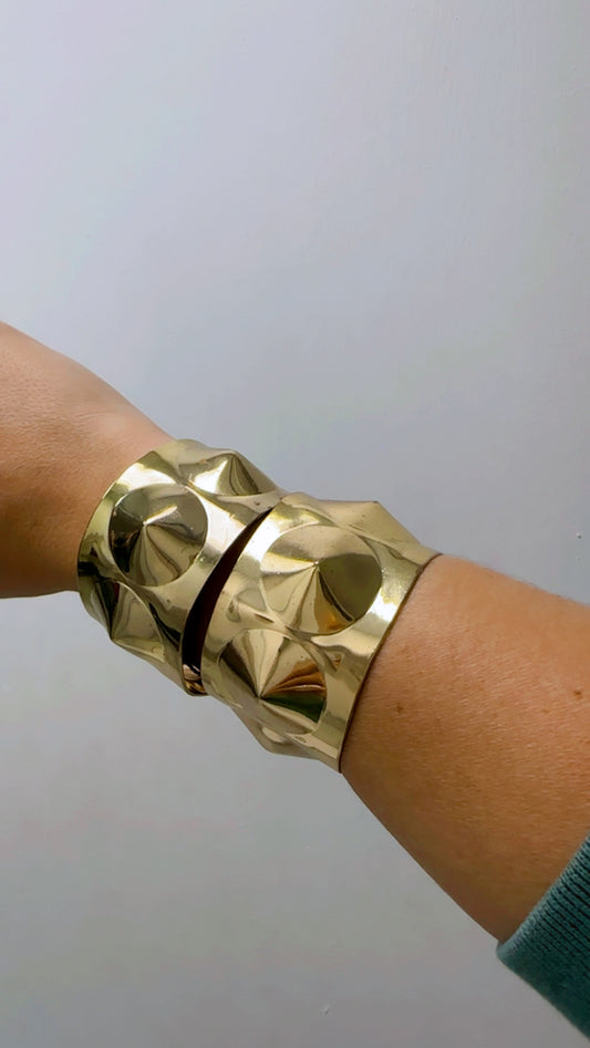 Gold bangle