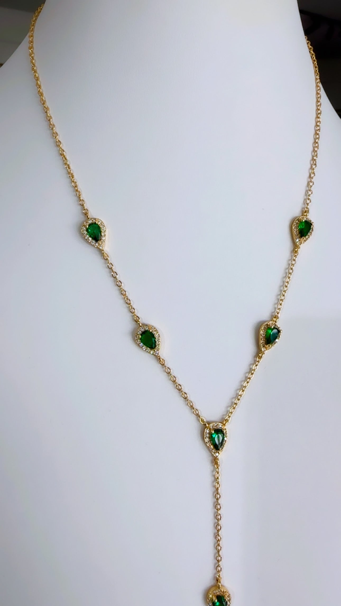 Esmerald lariat