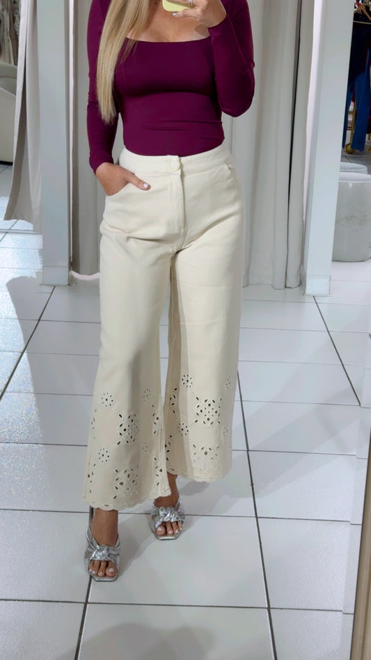 Scallop cream pants
