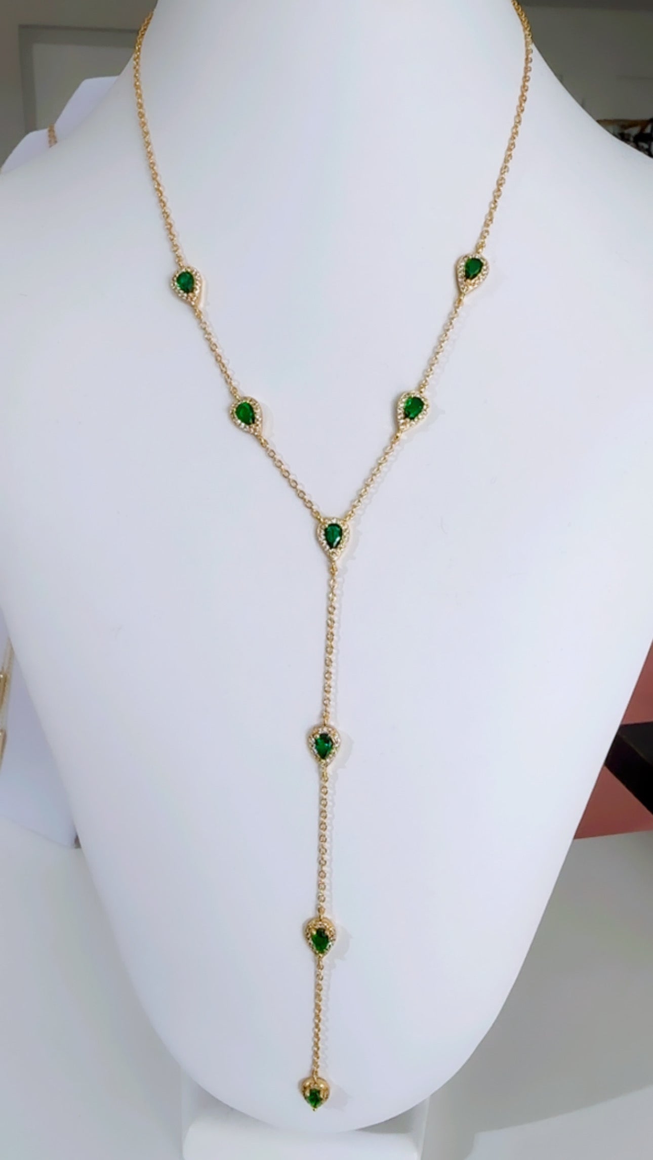 Esmerald lariat
