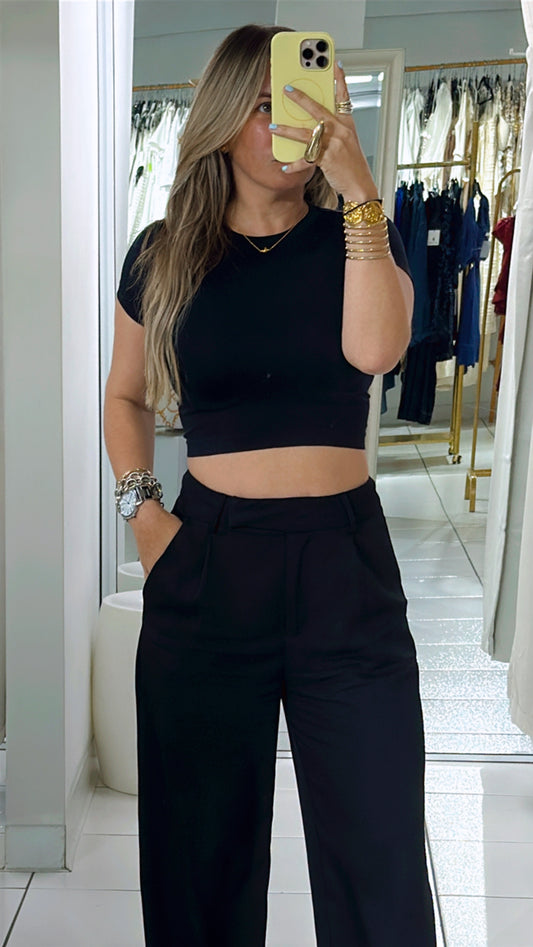 Black lycra crop
