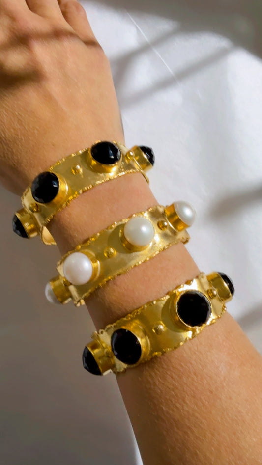 Cuff con piedras