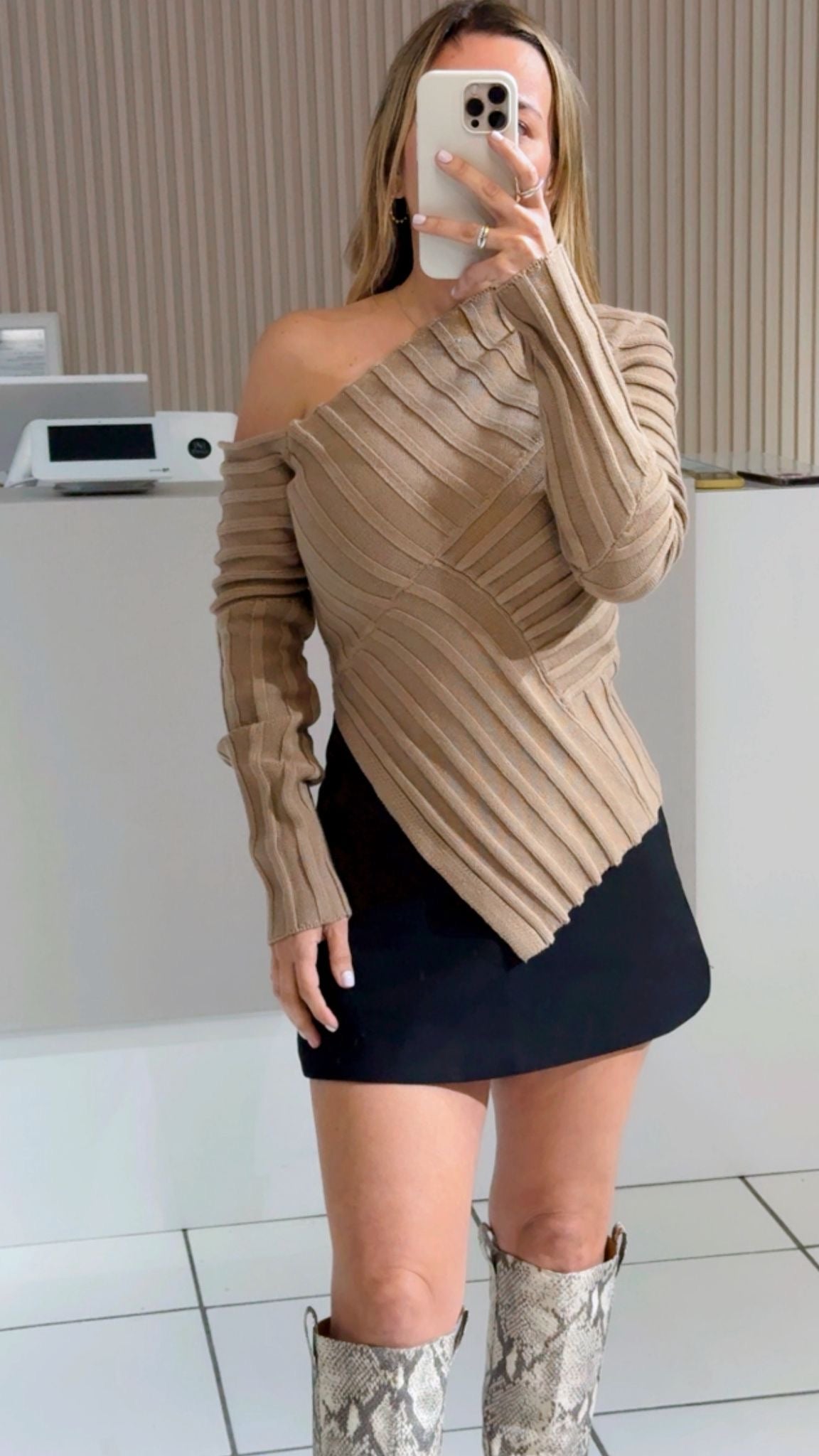 Mandaris taupe top