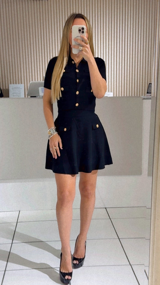 Black set gold detail