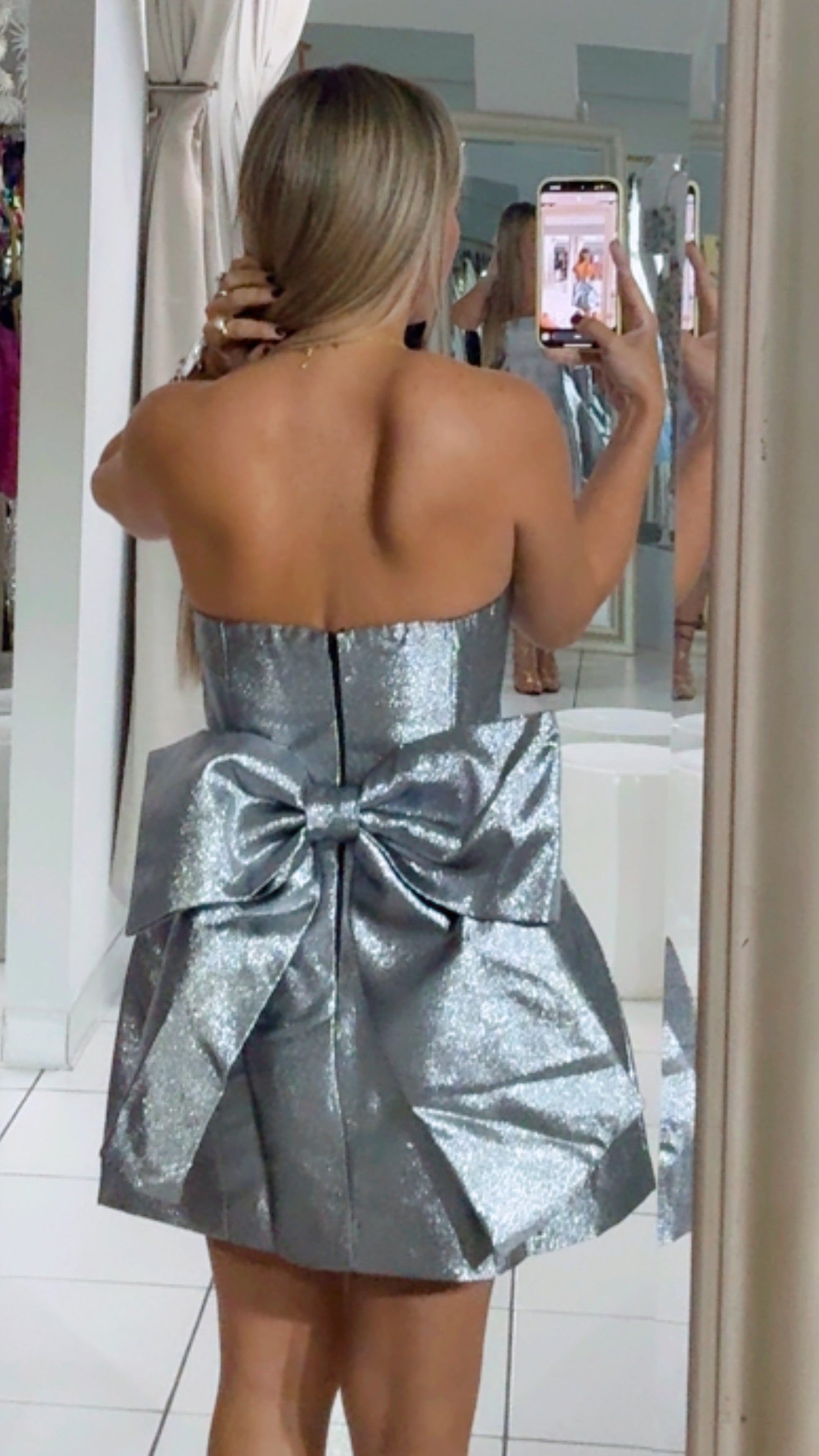 Big bow silver dress
